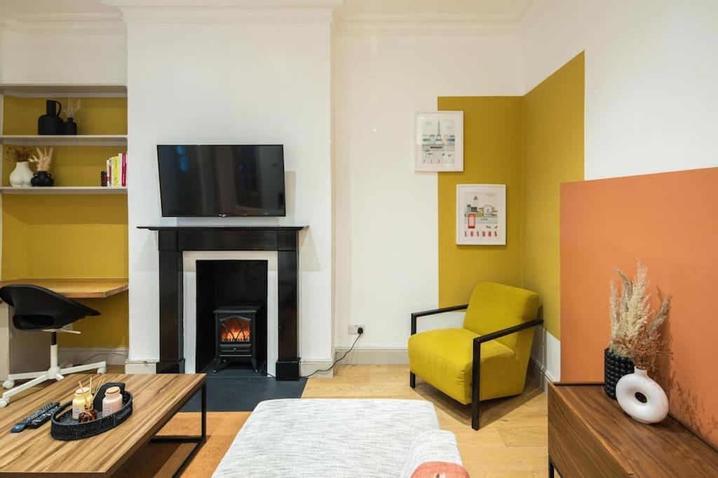 Superb Retreat Central Next Tube Apartment London Exterior photo