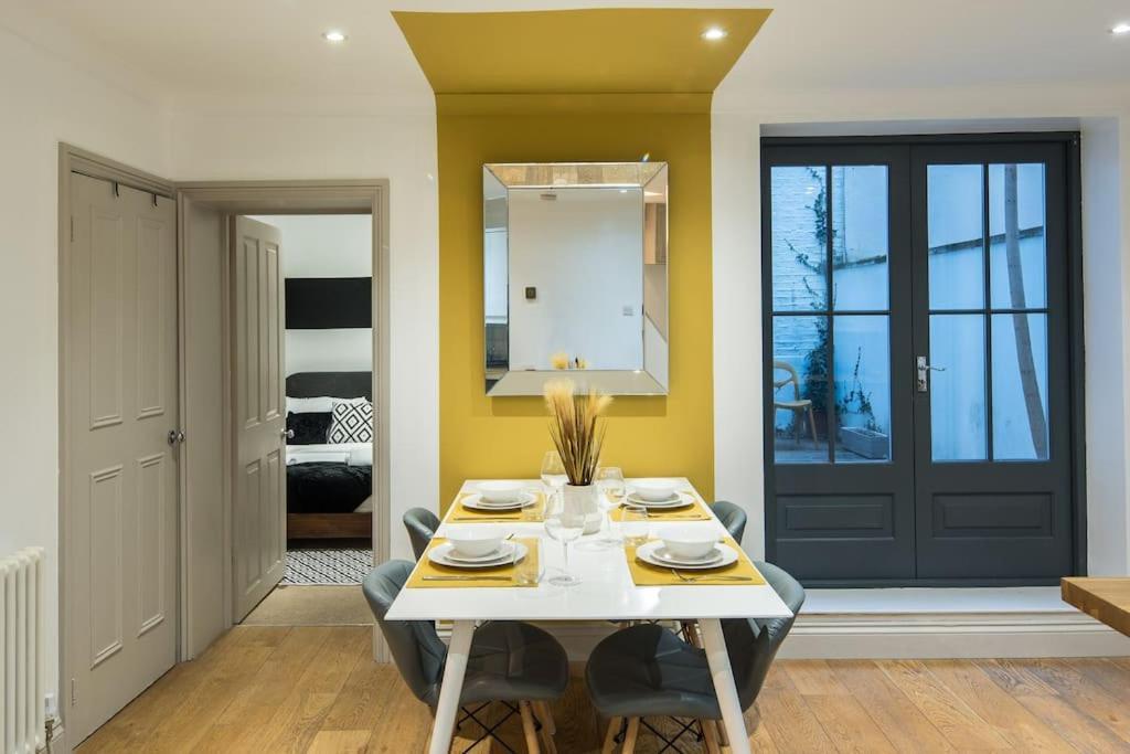 Superb Retreat Central Next Tube Apartment London Exterior photo