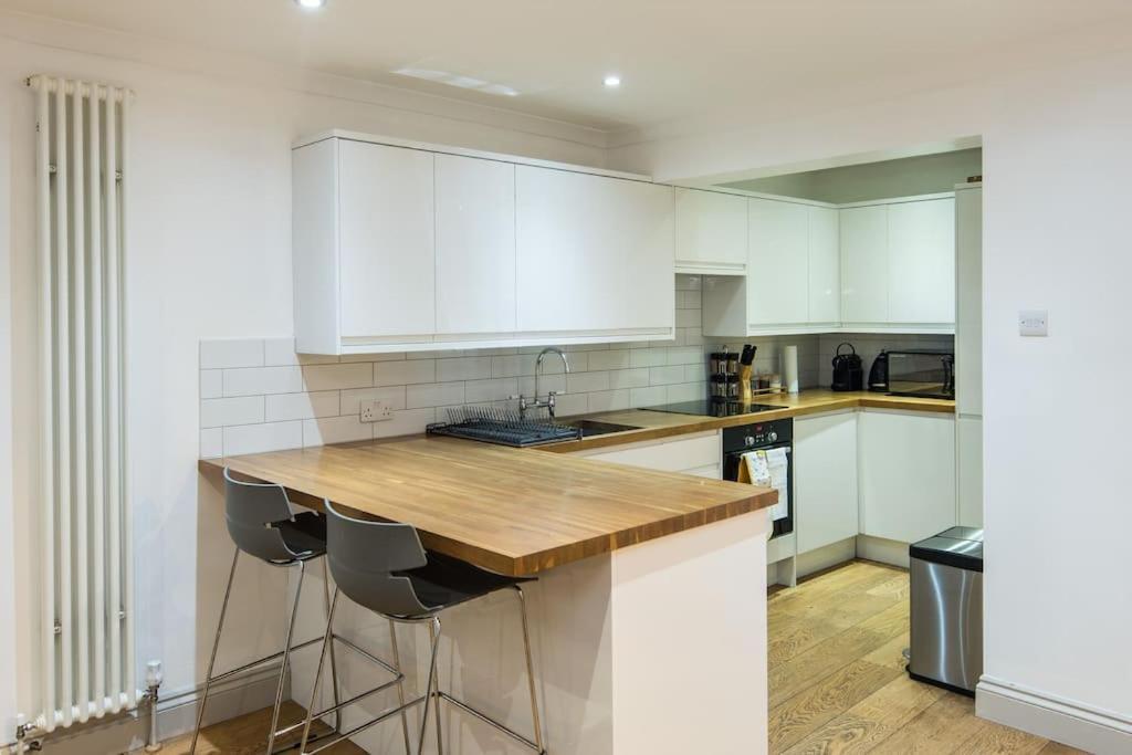 Superb Retreat Central Next Tube Apartment London Exterior photo