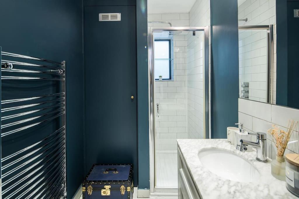 Superb Retreat Central Next Tube Apartment London Exterior photo
