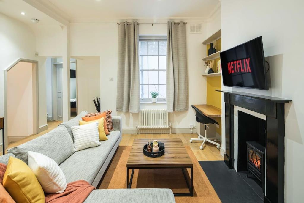 Superb Retreat Central Next Tube Apartment London Exterior photo