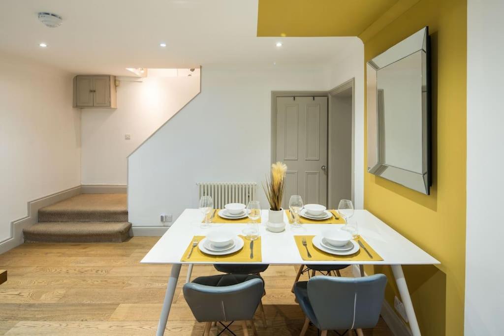 Superb Retreat Central Next Tube Apartment London Exterior photo